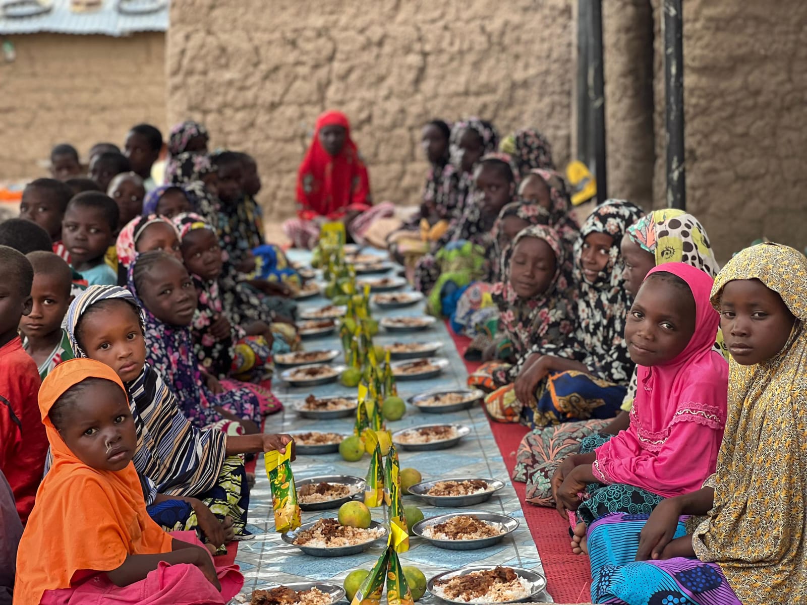 Afrika’da Açlığa Karşı Hazar Derneği ile Sıcak Yemek Yardımı